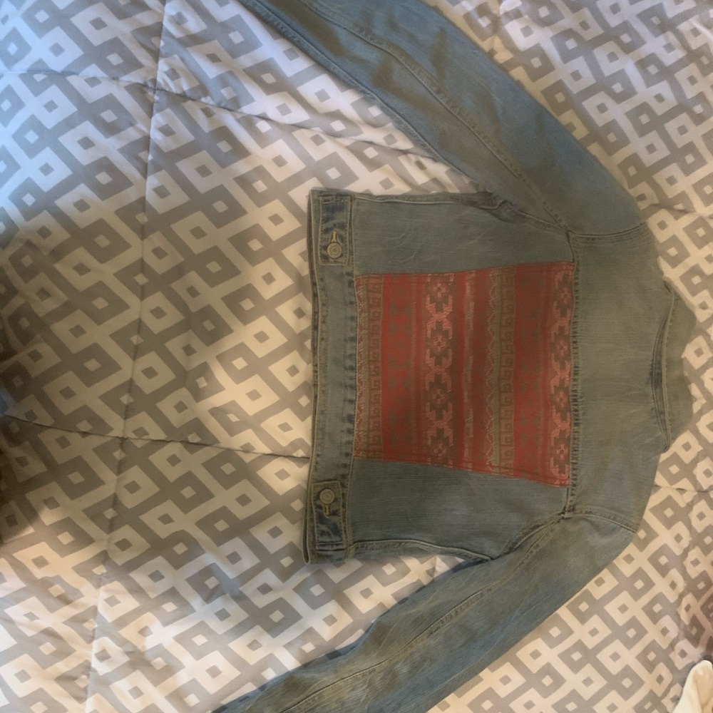 Light denim jacket w/ tribal back design
